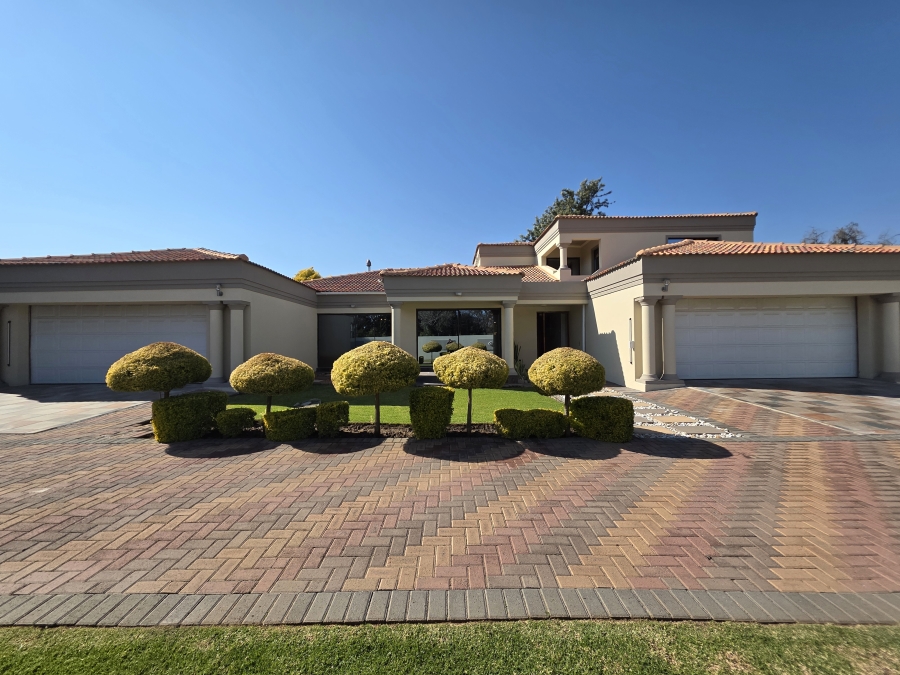 4 Bedroom Property for Sale in Flamingo Park Free State